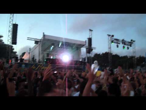 Party Fun La Baule (11/08/2012) Mike Candys (Taïo Cruz - Hangover)