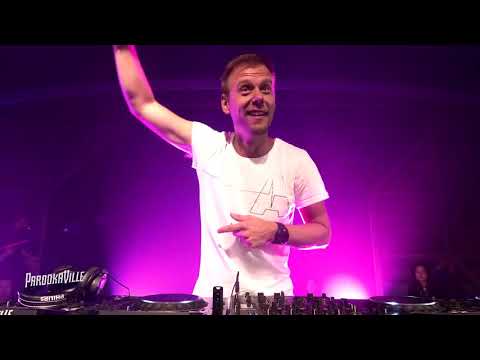 Armin van Buuren plays Magitek vs Piece Of Your Heart [AvB Mashup] at Parookaville 2019