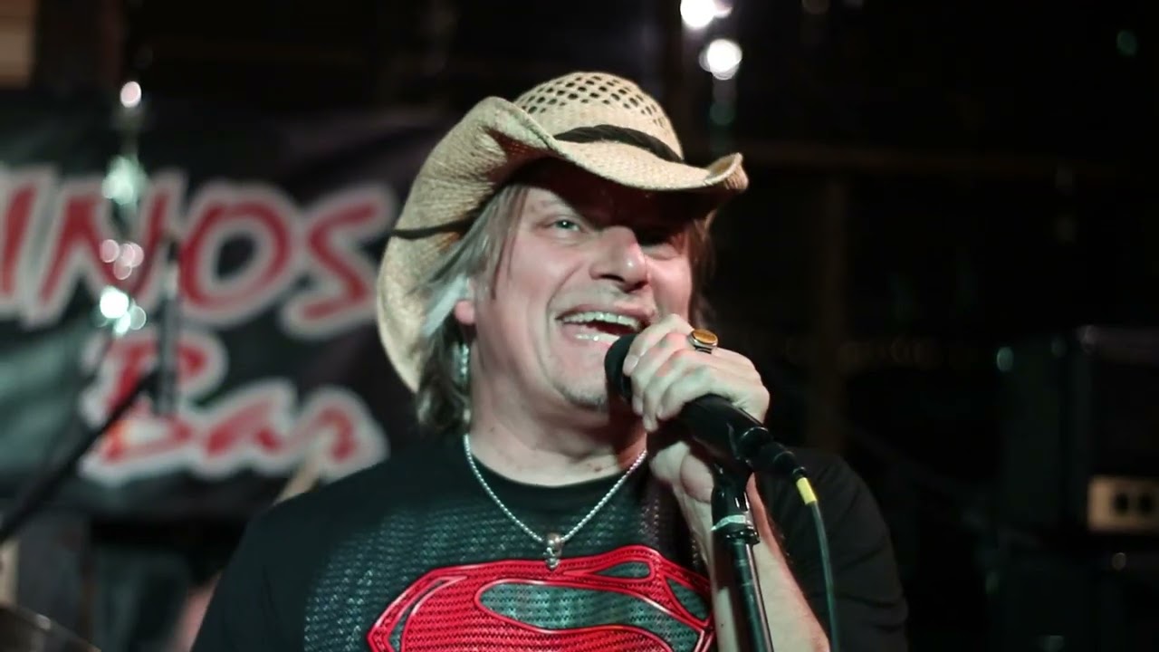 Gabriel Marian, Ex vocalista de Rata Blanca - Agord la bruja, PUERTO NATALES, Clandestinos Bar