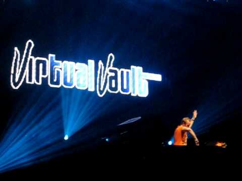 Virtual Vault playing Somebody @ Heineken Music Hall