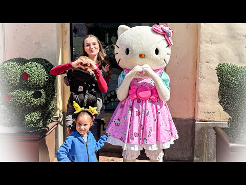 WE MEET HELLO KITTY. 😱😻 | Nader Louisa