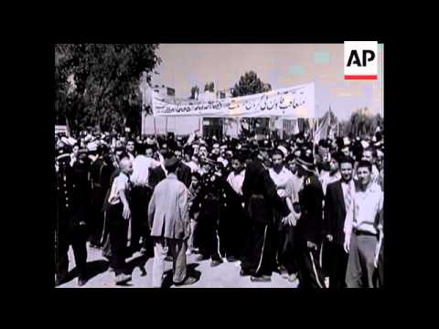 SHAH AND QUEEN FLEE PERSIA