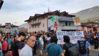 Pietramurata, una parte del corteo antifascista presidia la strada verso il raduno neonazista: in...
