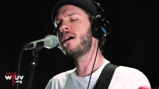 Nico Yaryan - "Just Tell Me" (Live at WFUV)