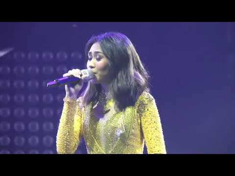All At Once - Sarah G.
