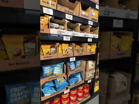 Na #Coréia existe uma rede de #supermercados chamada #emart que tem sua própria marca chamada #nobrand.