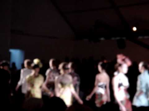 MOSCHINO FASHION SHOW Spring-Summer 2010