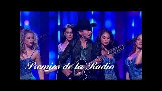 Ulices Chaidez &quot;Quería que lloraras&quot; y con Kevin Ortiz &quot;Corona de Rosas&quot; Premios de la Radio 2017