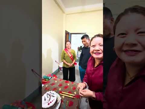 Maiju Lai surprise birthday cake didai garda ko  ramailo….🥰😃