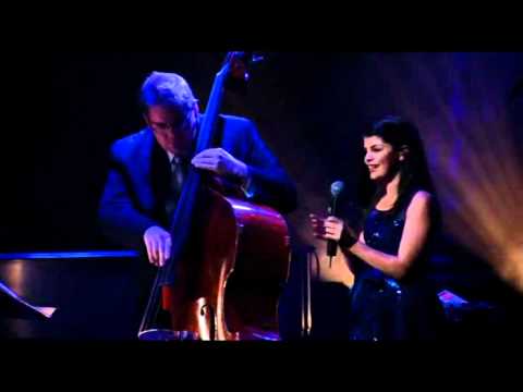 nikki yanofsky - hear me talkin to ya - By Zeca Linhares