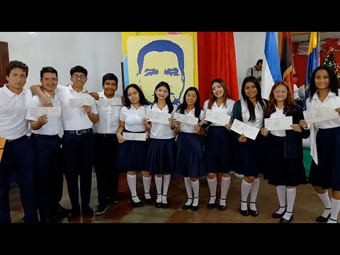 Gobierno reafirma su compromiso entregando Bono Complementario a bachilleres de Carazo
