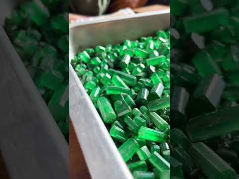 Tesouros de Minas Gerais: Esmeraldas de Nova Era