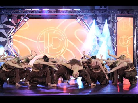 𝕒 𝕤𝕥𝕒𝕟𝕕𝕠𝕦𝕥 𝕡𝕖𝕣𝕗𝕠𝕣𝕞𝕒𝕟𝕔𝕖🤎