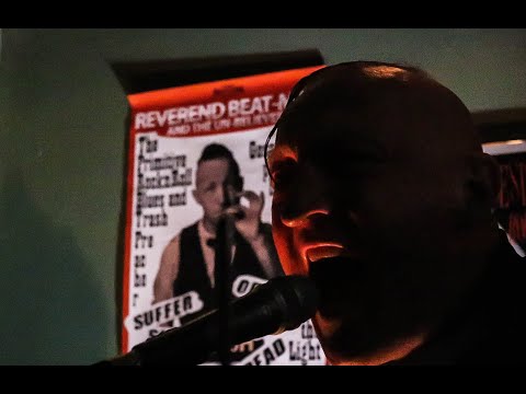 Reverend Beat-Man - Get on your knees live @ Beatniks Road Bar, Athens Greece