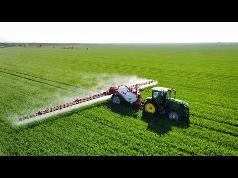 Spraying 🌾 with Agromehanika and John Deere 6150r