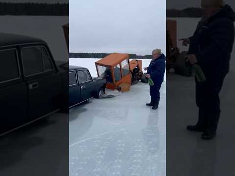 Трактор утонул😨