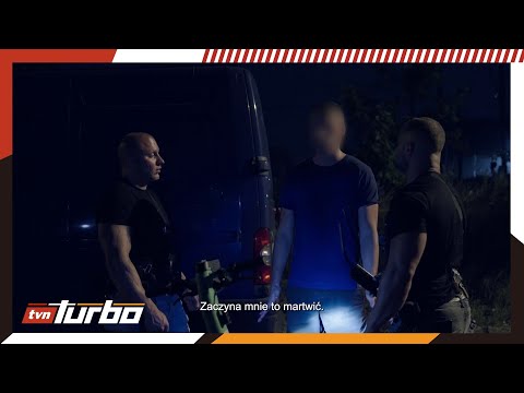 He thought it was darkest under the streetlight, so he drove past the police 😂 | Dangerous neighb...