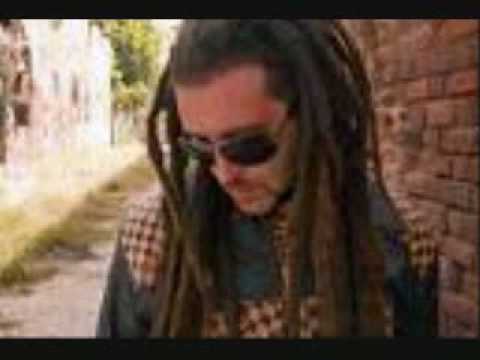 ALBOROSIE & JUNIOR REID kingston town Remix 2008