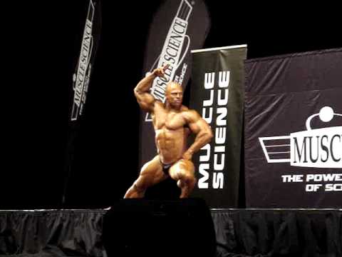 Marius Dohne NABBA guest pose 2008
