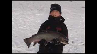 preview picture of video 'Ice Fishing Huge Brook Trout 5.1lb 23in. JawJacker Video'