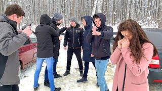 НАКАЗАЛИ ГОПНИКОВ ЗА ДЕВУШКУ. ЗАБРАЛИ 50 000