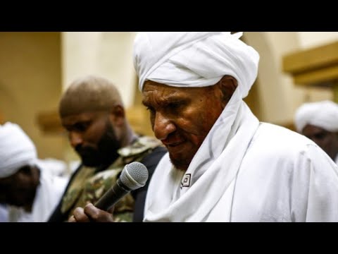 المعارض السوداني الصادق المهدي يدعو الرئيس عمر البشير إلى "الرحيل فورا"