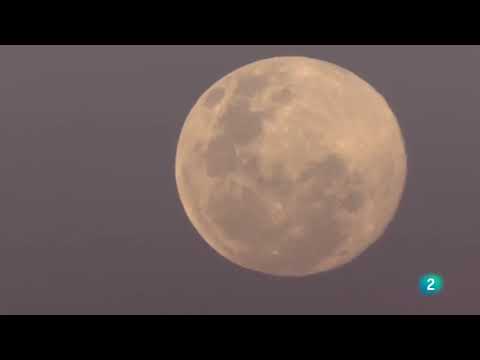 La luna - La cara oculta de la Tierra Documental en Español