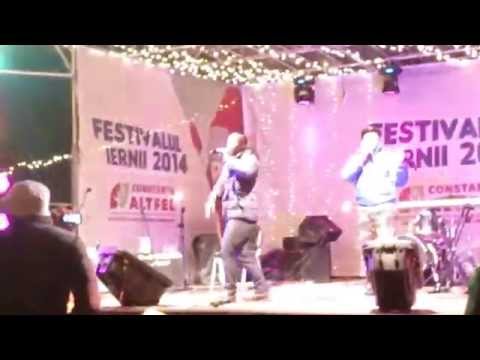 James Akuta and Enicute performing I'm in love.