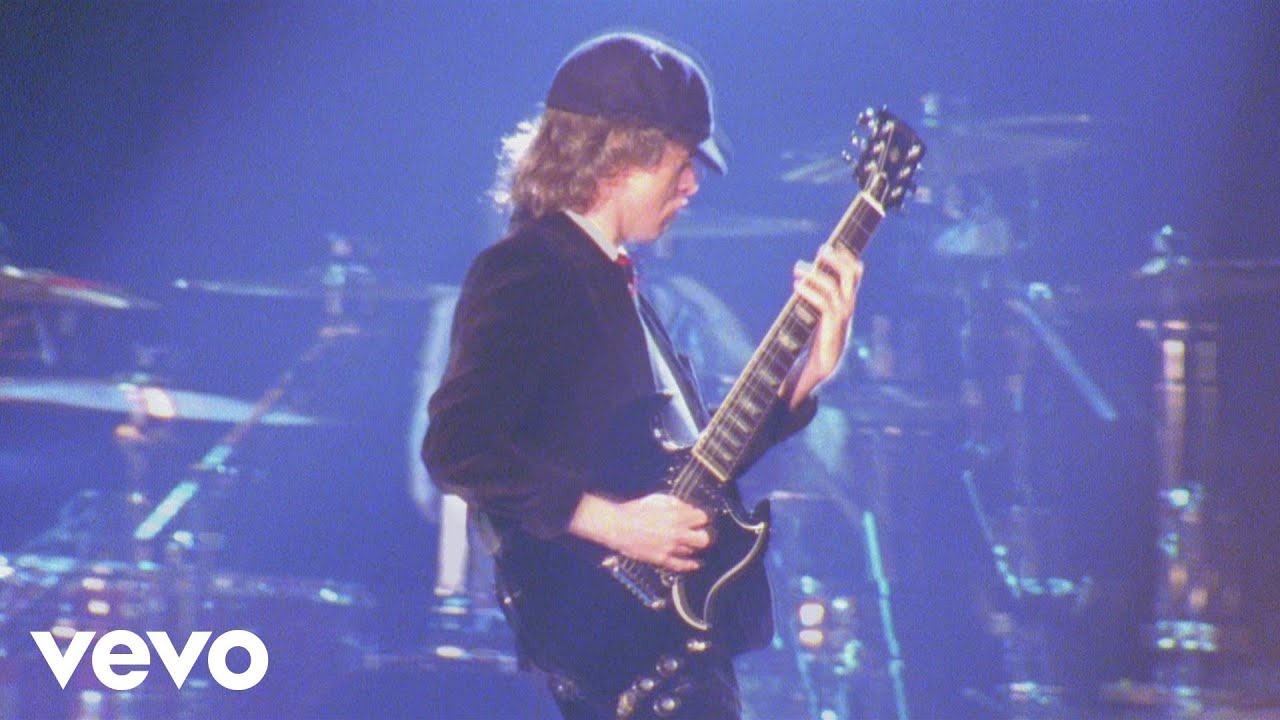 AC/DC - Back In Black (Plaza De Toros De Las Ventas, July 1996) - YouTube