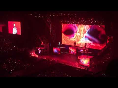 EXO 엑소 - Bad Dream (EXO PLANET #5 EXplOration IN KUALA LUMPUR 2019) FANCAM