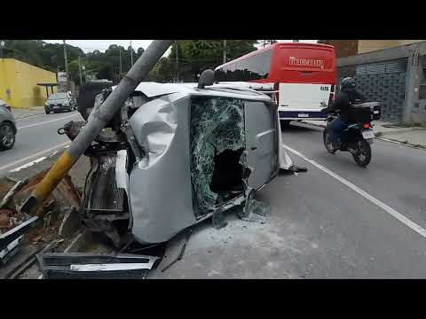 acidente gravíssimo para Av no bairro Jardim rodeio Mogi veja