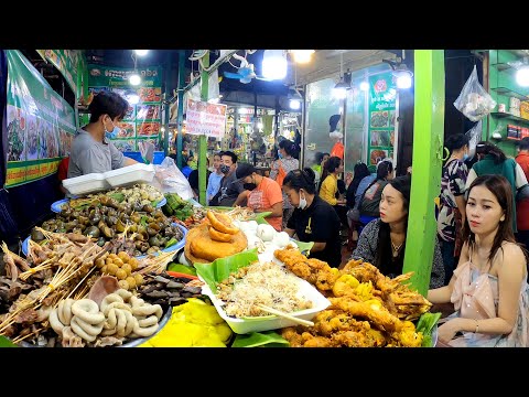 So Much Delicious Street Food at Boeung Keng Kang market Phnom Penh, Cambodia