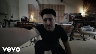 Musik-Video-Miniaturansicht zu You'll Never Walk Alone Songtext von Marcus Mumford