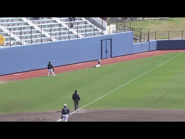 【春季キャンプ】球際の強さ見せた!! ファイターズ・清宮幸太郎がスライディングキャッチ!! 2022年2月25日 北海道日本ハムファイターズ