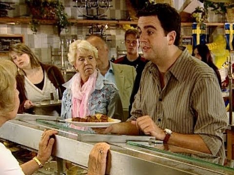 Pastewka isst bei IKEA - Pastewka