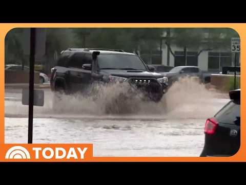 Millions Across US Under Alerts for Intense Heat, Flash Flooding