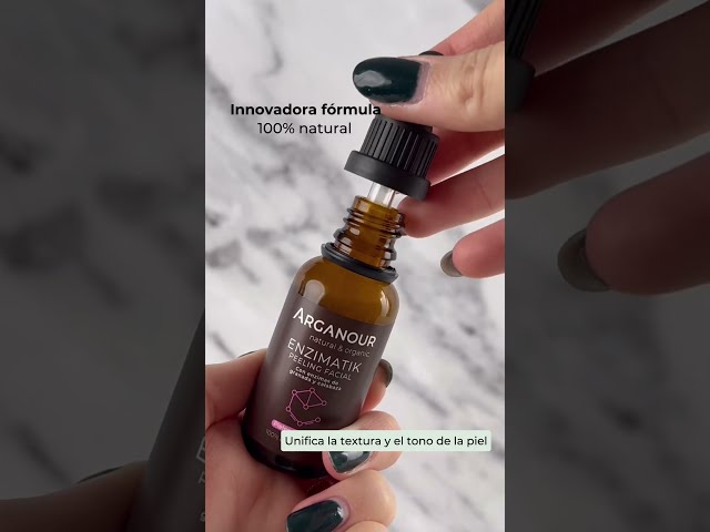 Vídeo relacionado con Collistar Gel Scrub Delicato para el Rostro, Exfoliante para una Piel Lisa y Luminosa, Ideal para Pieles Sensibles, Alta Tolerabilidad, 100 ml