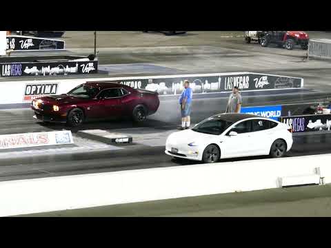 Dodge Challenger Scat Pack 6.4L V8 Vs. Tesla Model 3 Long Range Drag Race - Las Vegas 6-2-2023 - 4K