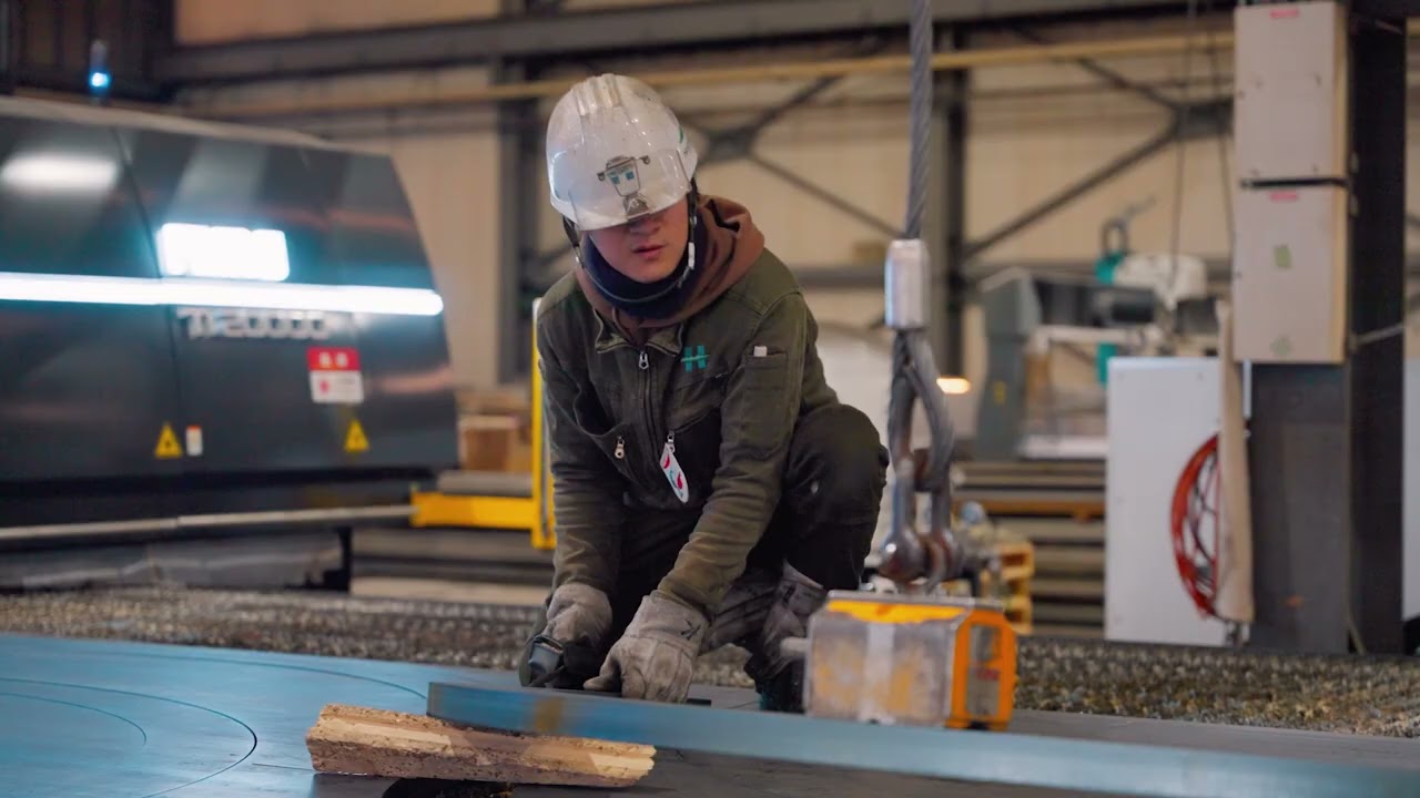 ファイバーレーザー切断のムービー再生ボタン