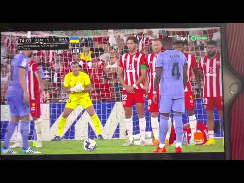 gol de tiro libre de Alaba vs Almeria