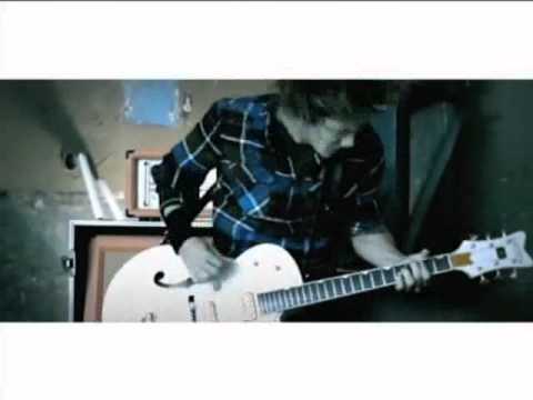 Nx Zero feat. Emicida e Yo Yo - Clipe Só Rezo