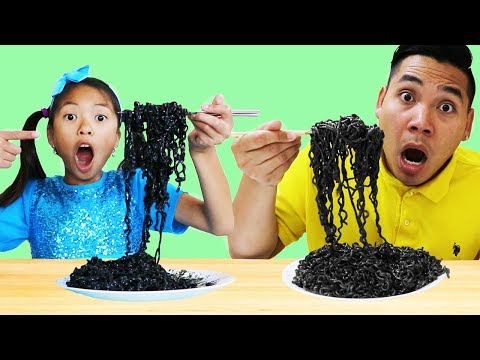 Wendy Pretend Play Wants to Eat Black Noodles