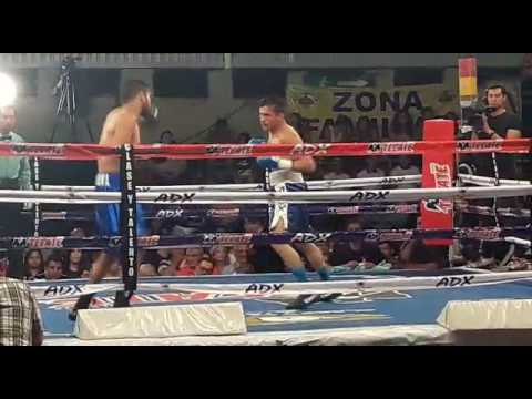 Marciano Cardona haciendo Pasito de la Gallina