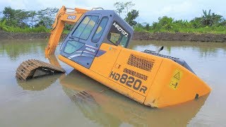 Download lagu Excavator Stuck And Sink Heavy Recovery Kato HD820R Extended mp3