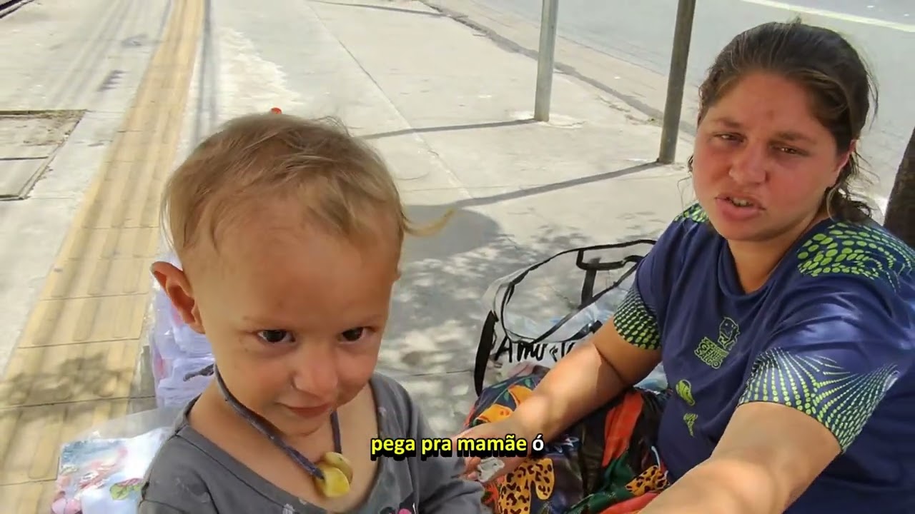 "DEUS VAI ENVIAR UMA PESSOA QUE VAI DAR O ALIMENTO E DINHEIRO PRA VOCÊ"