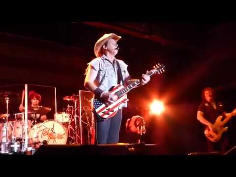 Ted Nugent - Hey Bo Diddley [Bo Diddley] → Johnny B. Goode [Chuck Berry] (Houston 07.15.16) HD