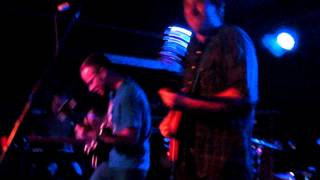 Bronze Radio Return perform, &quot; Wonder No More&quot;