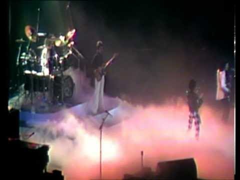 Videoclip de We Will Rock You (Fast) (Live) — Queen