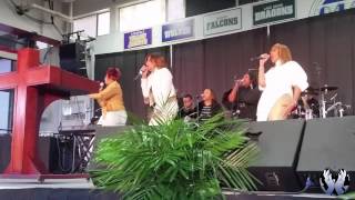 Clark Sisters- My Redeemer Liveth (extended version)