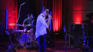 Arctic Monkeys - Hold On, We&#39;re Going Home (BBC Radio 1 Live Lounge)